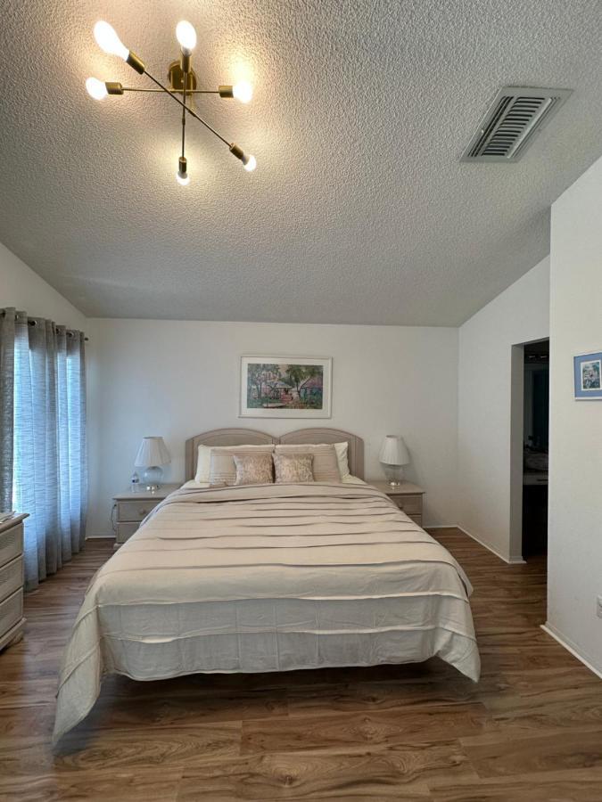 Private Pool With A Beautiful View Overlooking The Lake! Near Disney - Universal 키시미 외부 사진