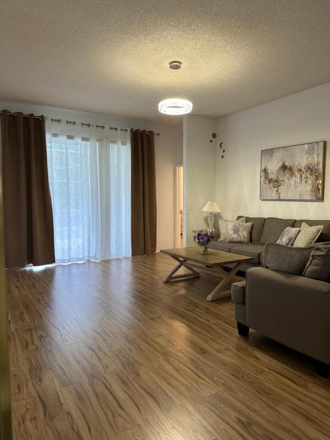 Private Pool With A Beautiful View Overlooking The Lake! Near Disney - Universal 키시미 외부 사진